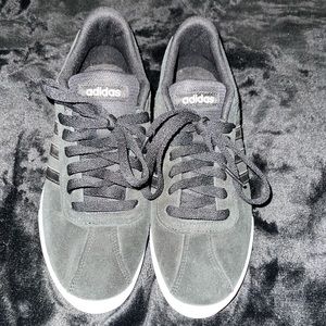 WORN ONCE ADIDAS SNEAKERS SIZE 7 1/2